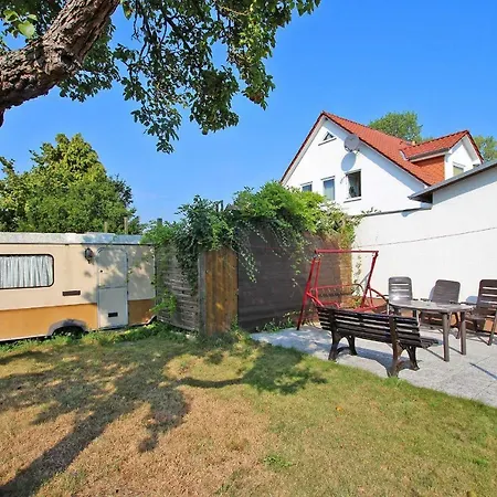 Апартаменты Ferienwohnung Am Suedstrand Thiess Тиссов