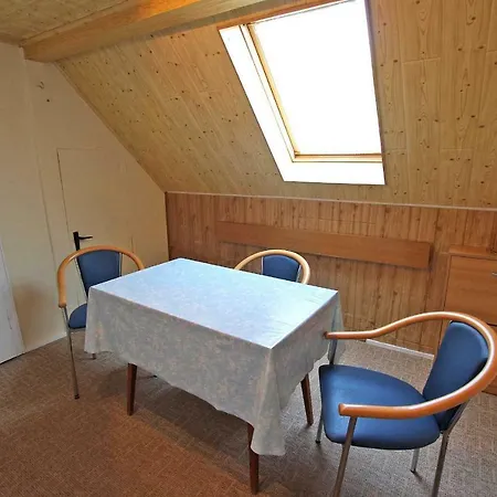 Апартаменты Ferienwohnung Am Suedstrand Thiess Тиссов